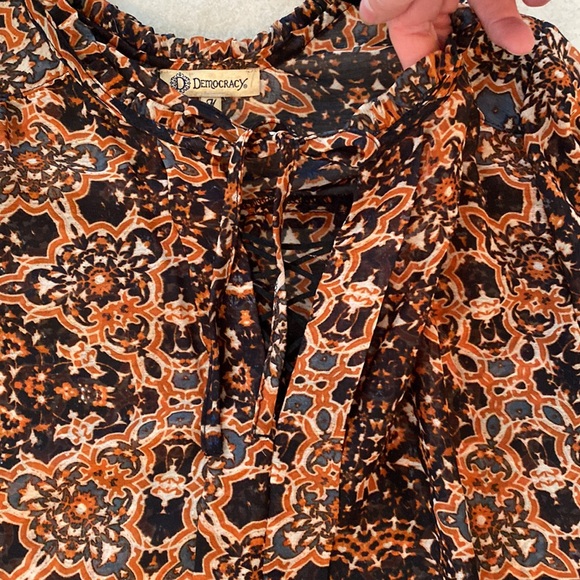 Tie front blouse - Picture 3 of 4